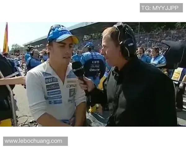 意大利街头漫步的足球明星们与城市风景的完美邂逅