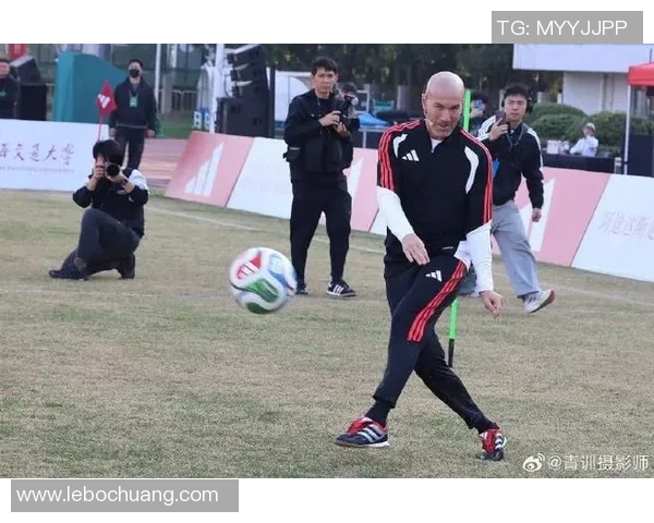 阿迪达斯代言的足球明星们如何影响全球足球文化与时尚潮流